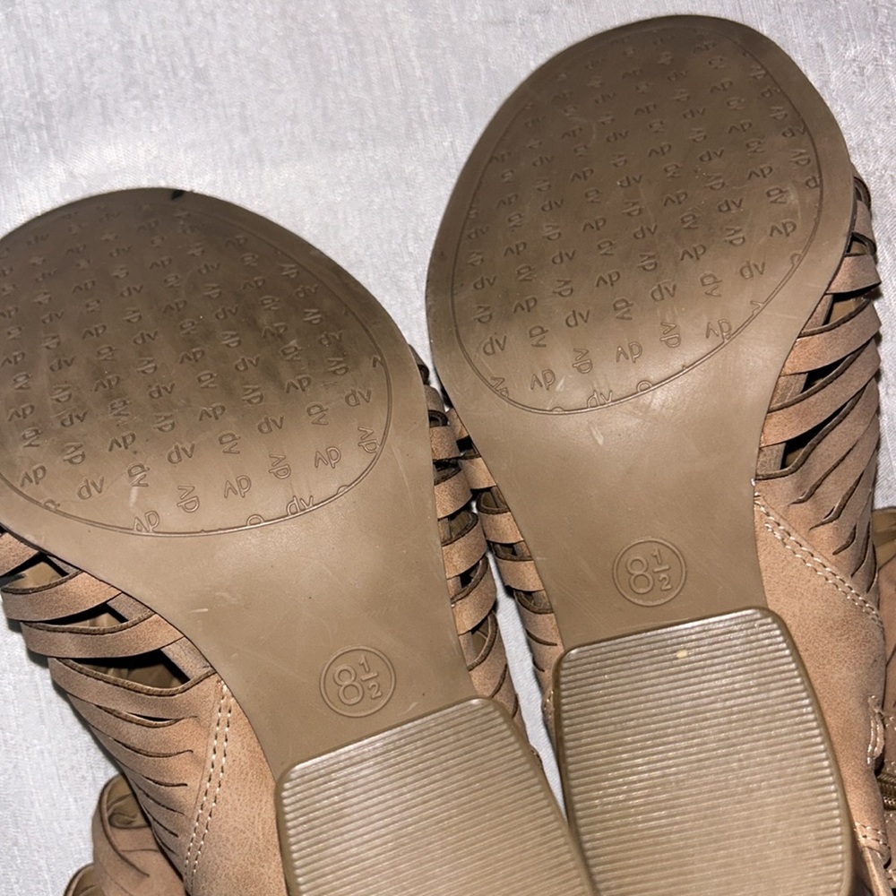 DV by Dolce Vita ‘Alyson Amina’ Women Brown Strappy Block Heel Sandals Size 8.5 - Picture 14 of 15